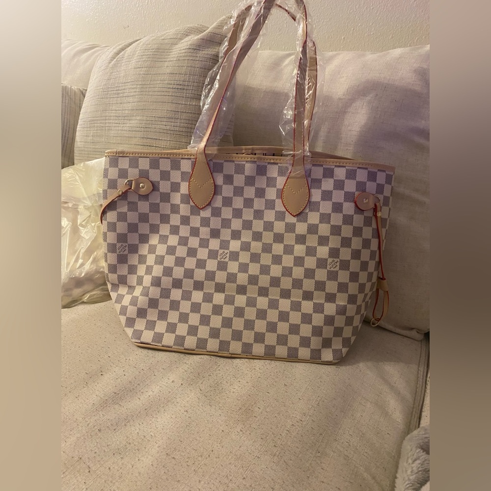 Checkered tote with wristlet